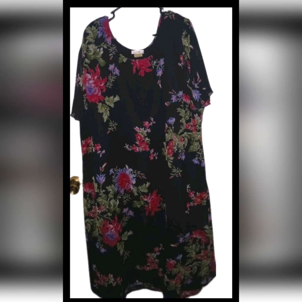 Roaman’s - Women’s Plus Size Floral 100% Polyester Flowy Maxi Dress. Size 32W